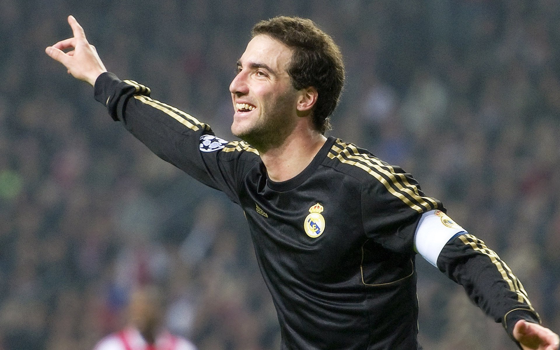 法甲比赛夜场，精彩进球和精彩扑救持续不断，法甲比赛足球